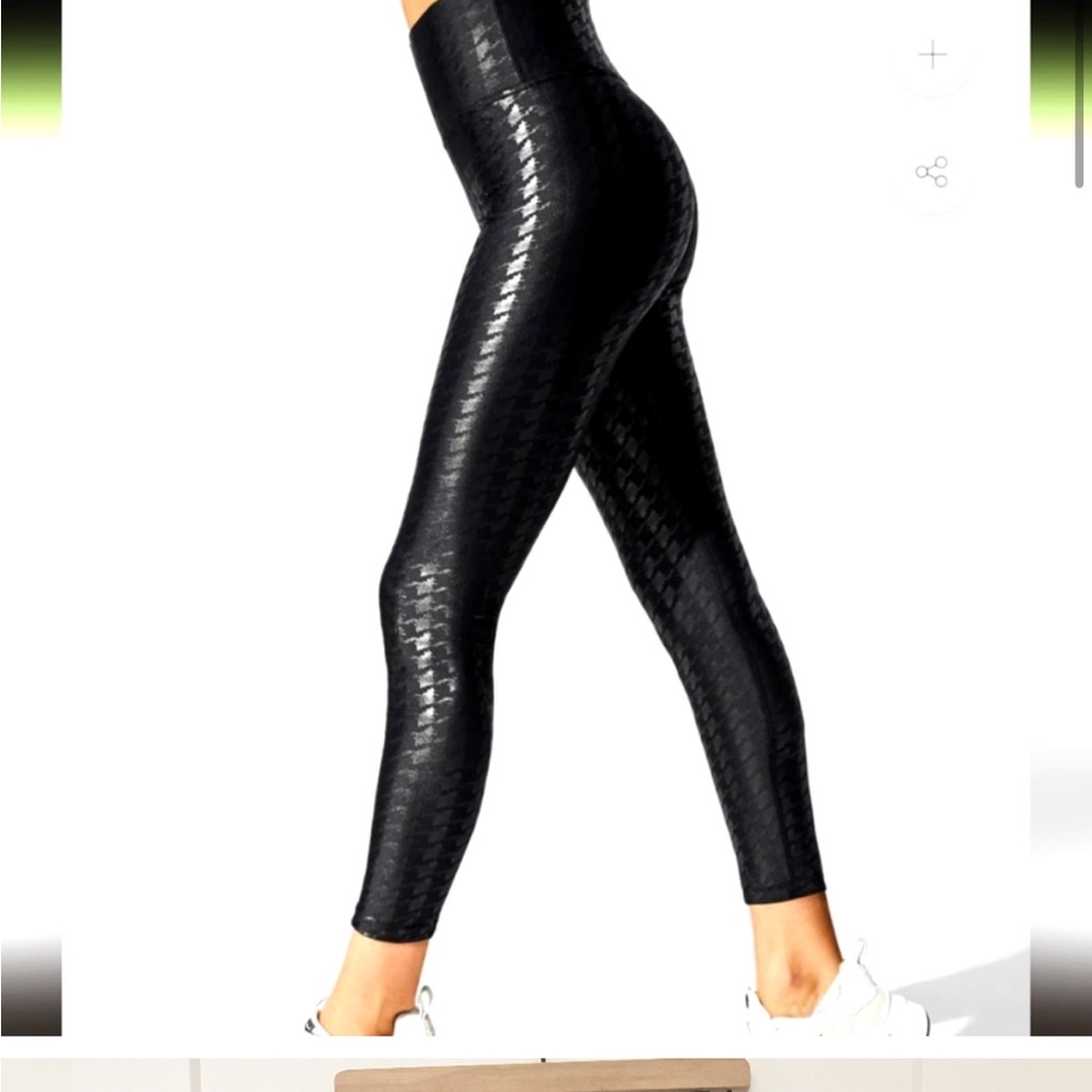 Carbon38 houndstooth Takara leggings
